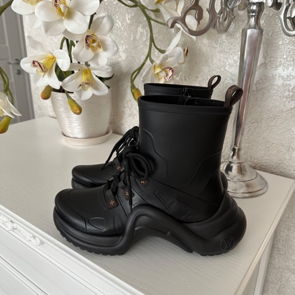 NWB Louis Vuitton Archlight Sneaker Black Rubber Monogram Boot Sz 40 AUTHENTIC❤️ - Picture 4 of 16